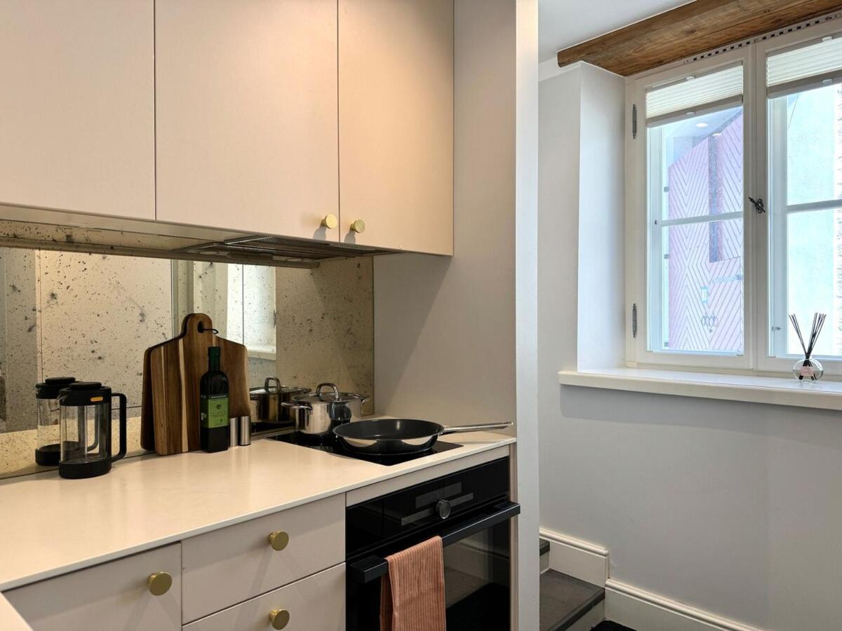 Luxury In The Heart Of Old Town Huoneisto
