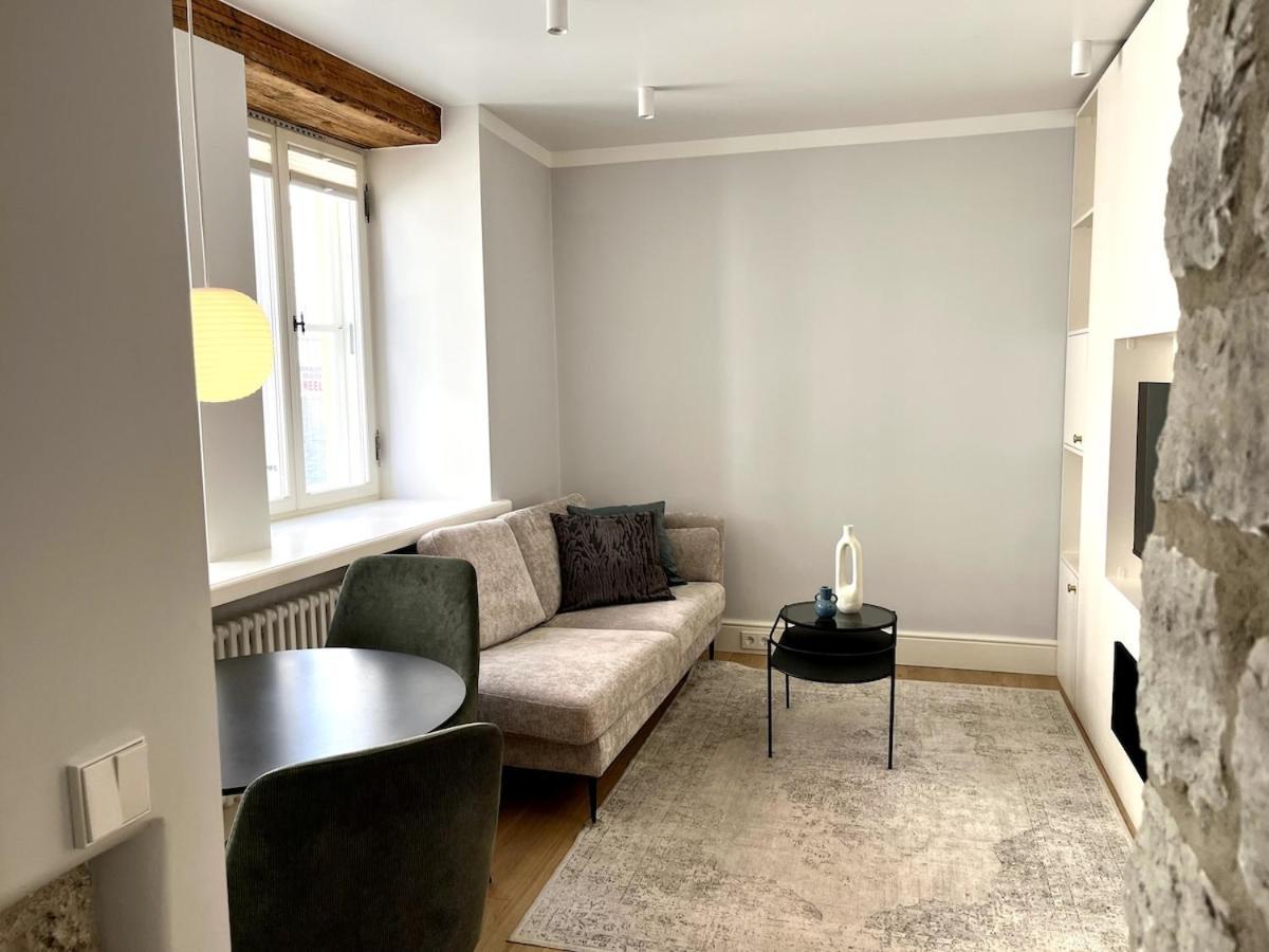 Luxury In The Heart Of Old Town Huoneisto