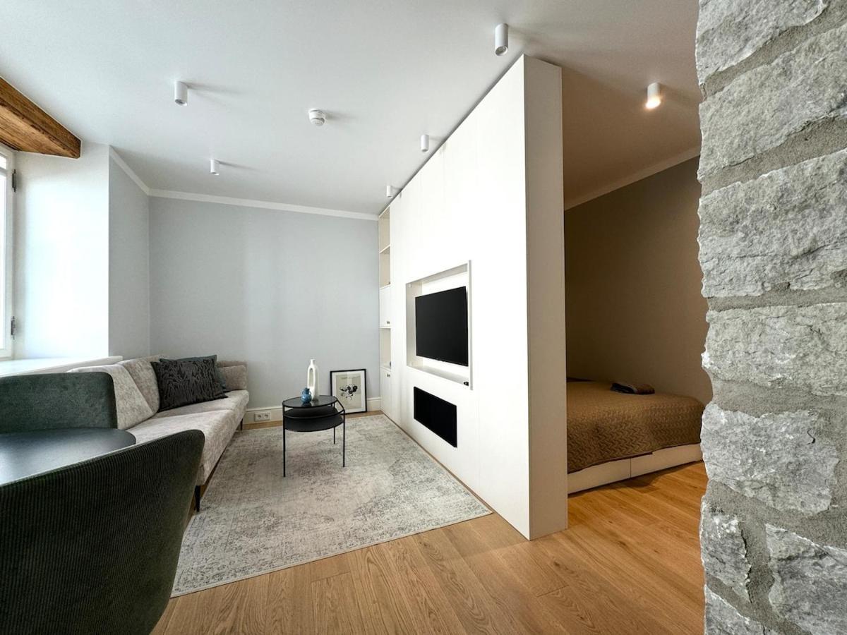 Luxury In The Heart Of Old Town Huoneisto